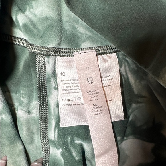 Lululemon Green Tie-Dye Leggings - Picture 4 of 4